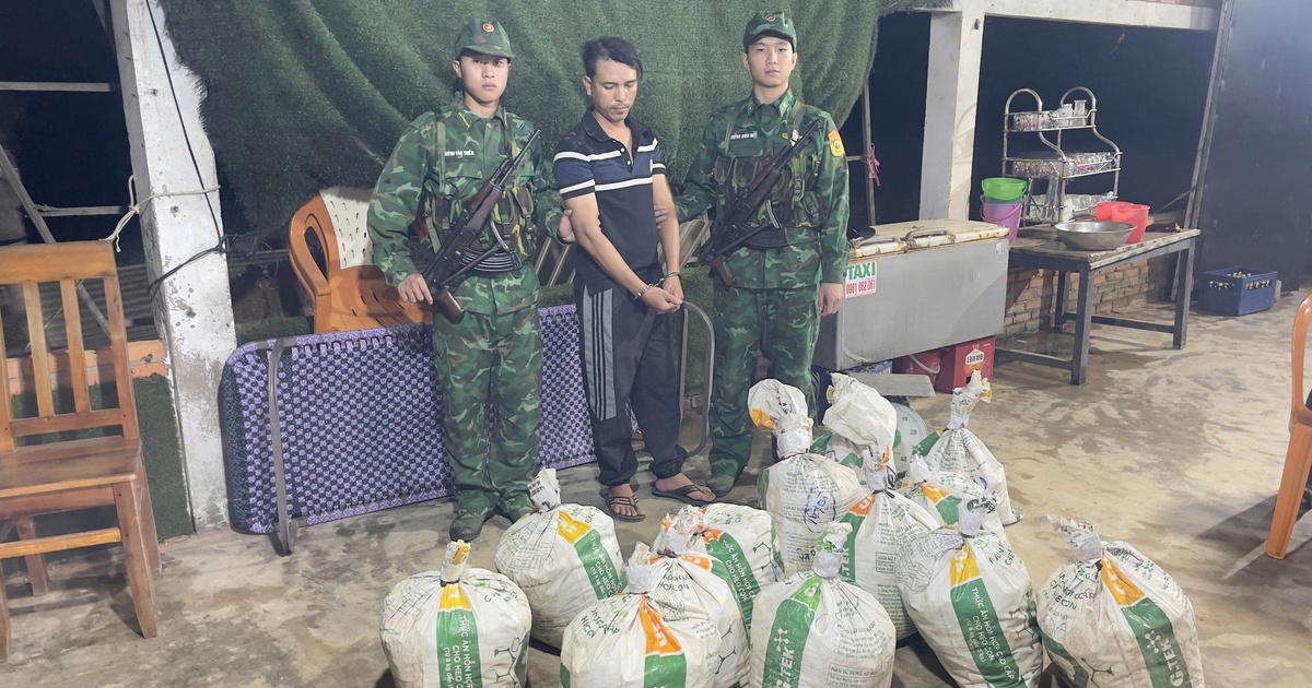 Quảng Ngãi: Bắt quả tang vụ vận chuyển gần 400 kg nghi vật liệu nổ