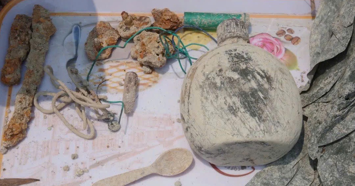 Quảng Trị: Phát hiện hài cốt liệt sĩ dưới hầm chiến đấu cùng súng tiểu liên AK