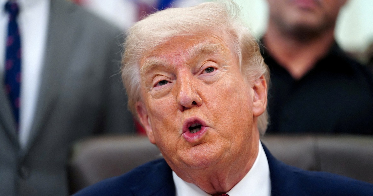 Ông Trump thông báo vừa chặn 'món quà' do Trung Quốc chuyển Iran