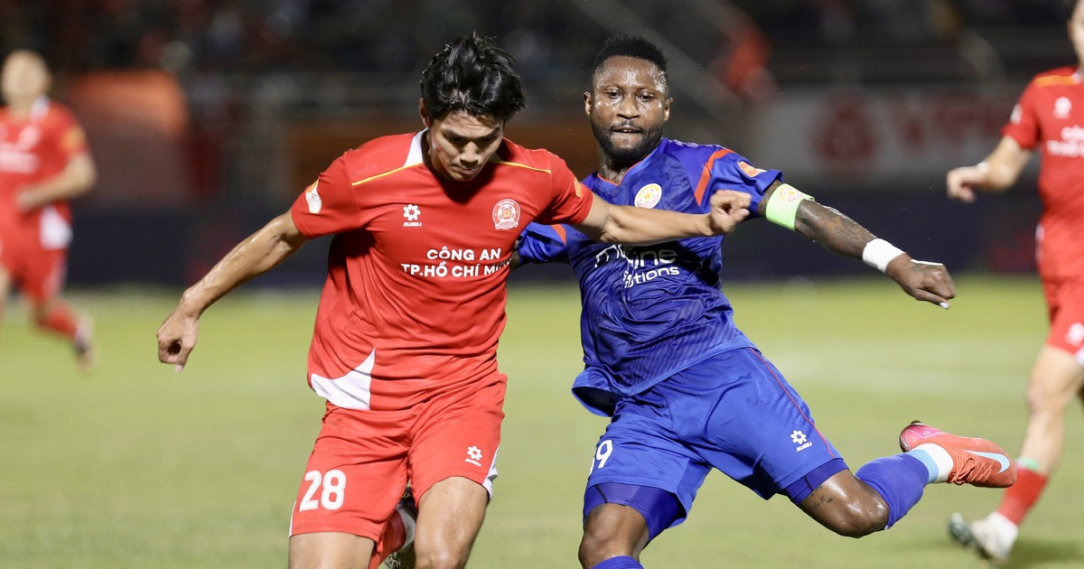 CLB Công an TP.HCM 'rơi' tự do: Ghế HLV Lê Huỳnh Đức bắt đầu rung lắc