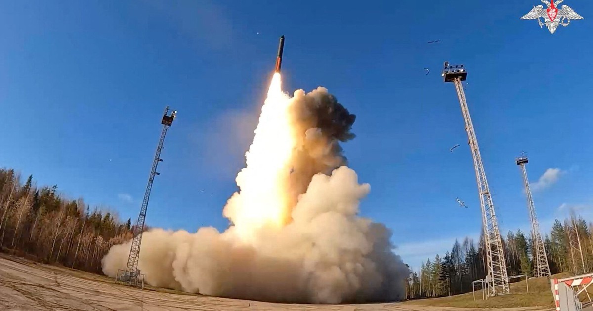 NATO 'đấu khẩu' Nga, Trung Quốc về hạt nhân