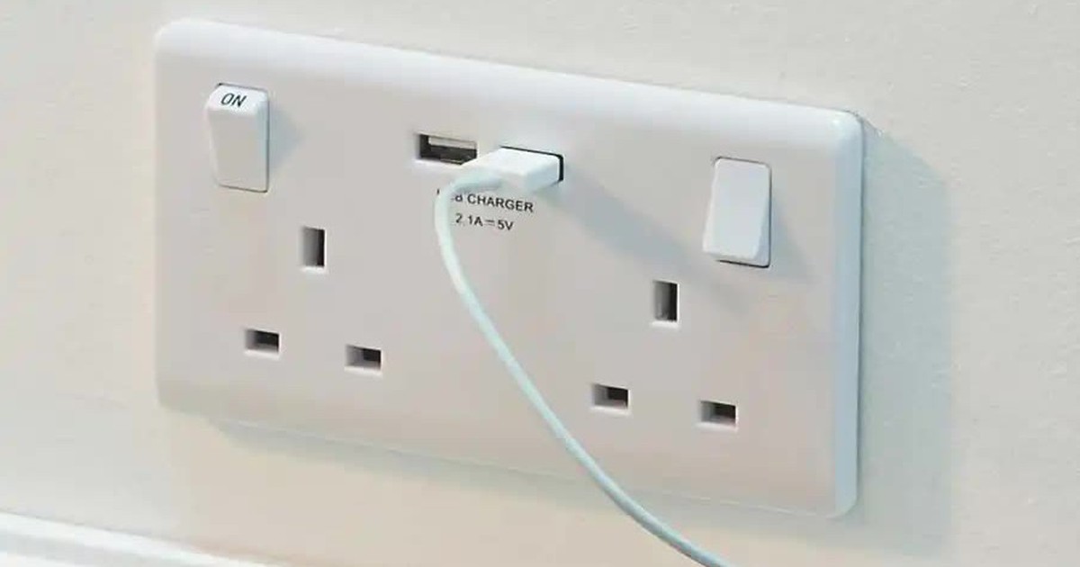 Nguy cơ tiềm ẩn từ ổ cắm điện USB nhiều người bỏ qua