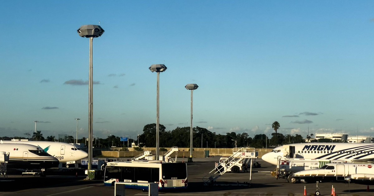 Hãng hàng không đột ngột hủy tất cả chuyến bay, hàng trăm du khách bị bỏ rơi