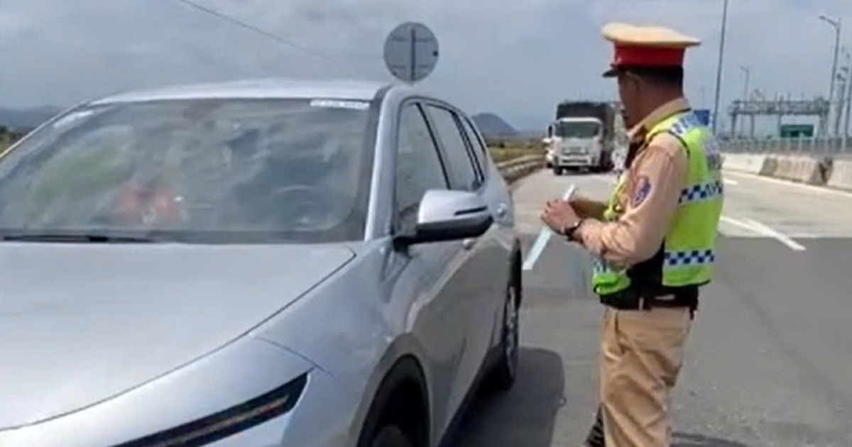 Ô tô chạy 103 km/giờ trên cao tốc Vĩnh Hảo - Phan Thiết bị phạt nặng