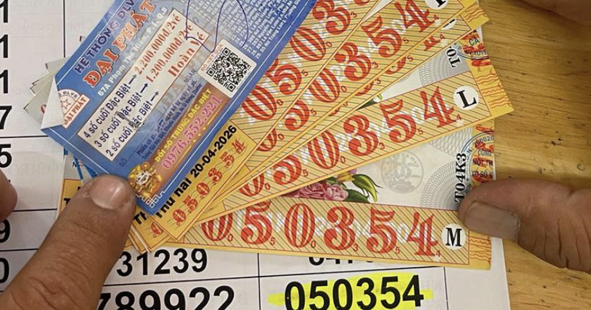 Người đàn ông ở TP.HCM trúng 10 tỉ xổ số miền Nam, đến đại lý đổi thưởng