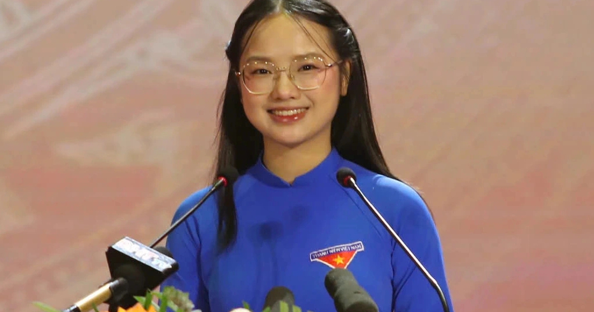 Nữ sinh Hà Tĩnh gây 'sốt' mạng xã hội với bài phát biểu đầy khí chất