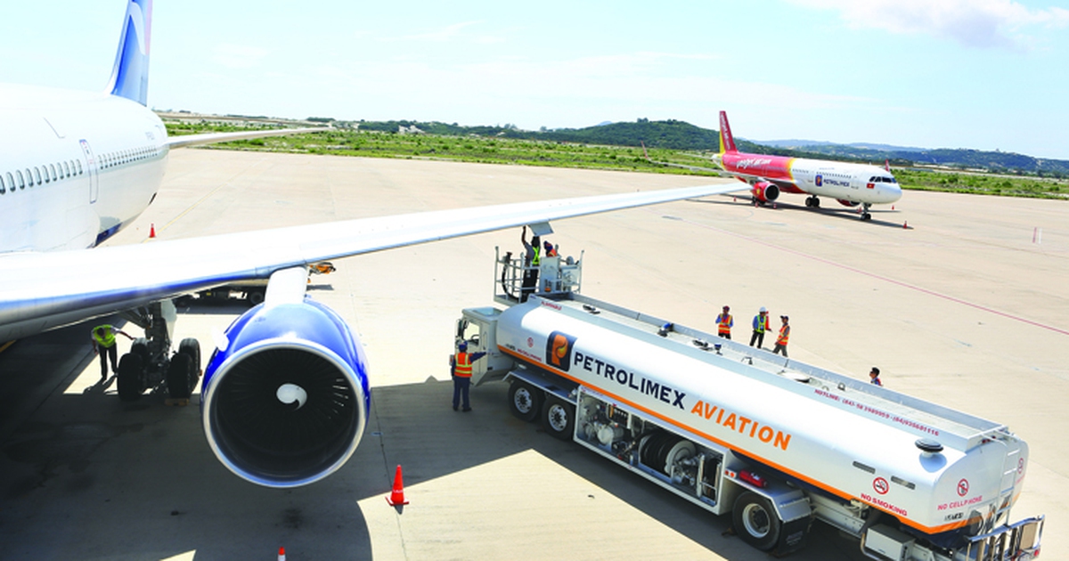 Giá vé máy bay Hà Nội - TP.HCM sẽ cộng thêm 311.000 đồng phụ thu nhiên liệu