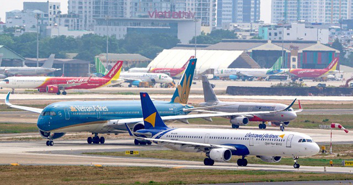 Đề xuất sân bay giảm giá cất hạ cánh, 'san sẻ gánh nặng' với hãng hàng không