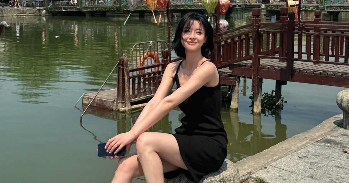 Không cần rực rỡ, trang phục màu đen vẫn giúp nàng nổi bật theo cách riêng