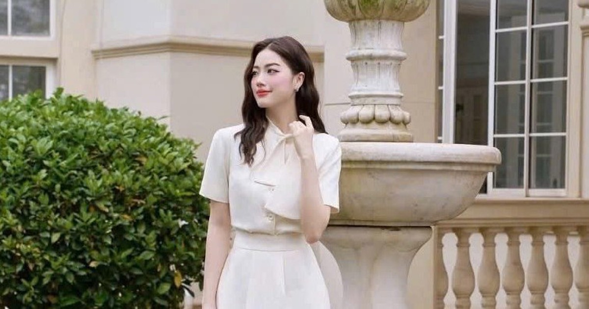 Đầm trắng xẻ tà mang chút dịu dàng pha lẫn nét quyến rũ