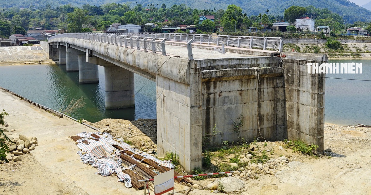 Cầu Sơn Mùa 79 tỉ đồng 'chờ đường dẫn' ở Quảng Ngãi: Đơn vị thi công nói gì?