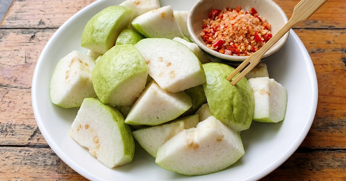 Vì sao ăn ổi mỗi ngày giúp ổn định đường huyết, tốt cho tim