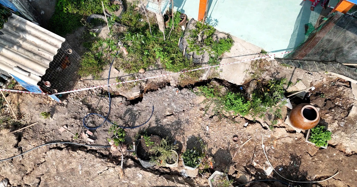 Sạt lở bờ sông Vàm Cỏ Tây lan rộng: Nhà nứt toác, dân sống trong nơm nớp