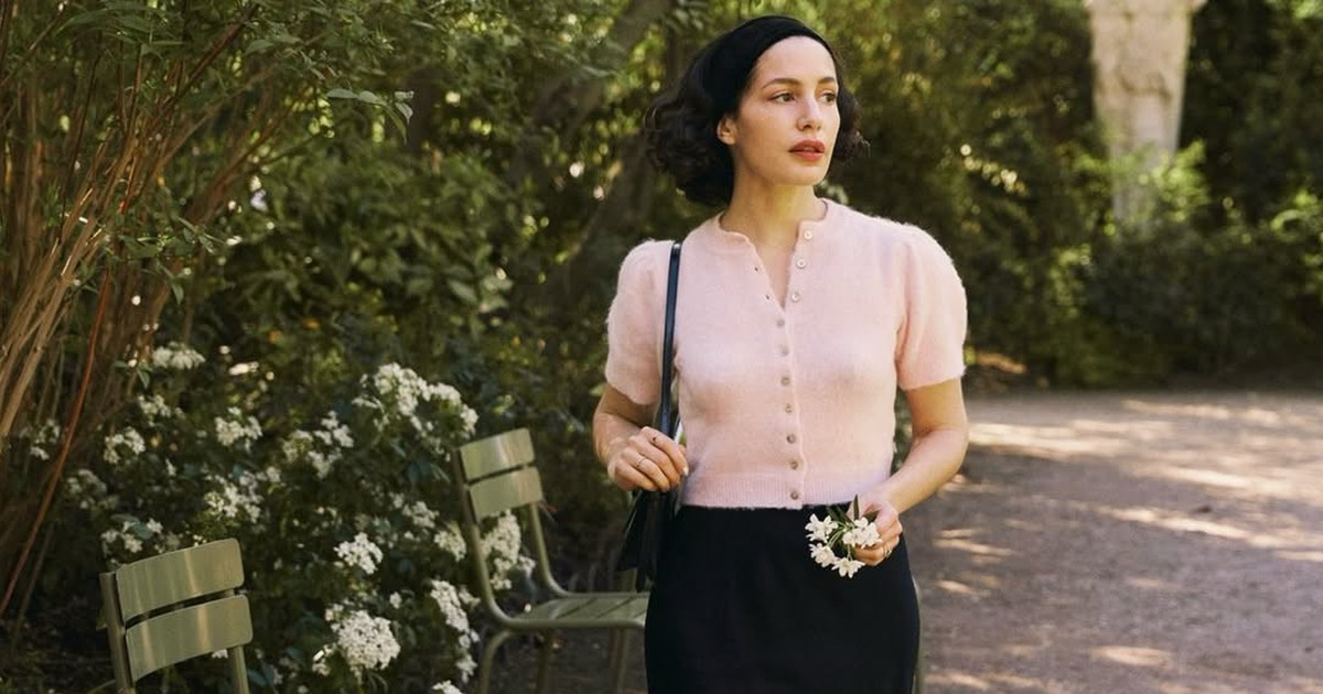 Cảm hứng vintage từ chân váy lụa, áo cardigan len