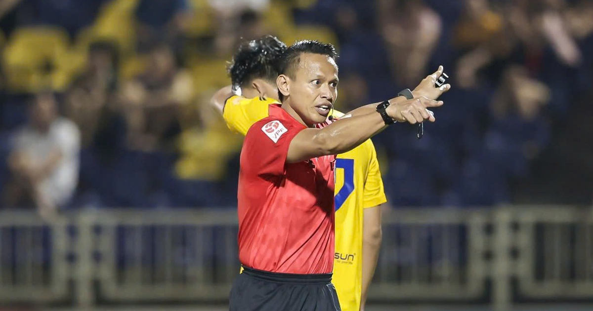 Lộ diện 2 trọng tài Malaysia thổi 2 trận cực nóng V-League, xuất hiện nhân tố ‘lạ’