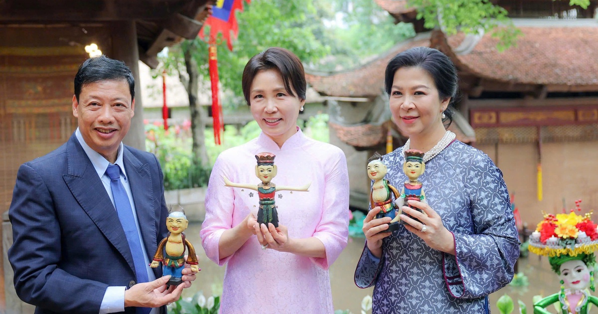 Phu nhân Tổng Bí thư, Chủ tịch nước Tô Lâm và Phu nhân Tổng thống Hàn Quốc tham quan bảo tàng, xem múa rối nước