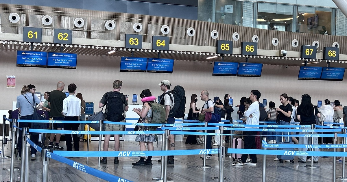 Cháy vé, cháy phòng dịp nghỉ lễ: 'Ở nhà bấm điện thoại sướng hơn'