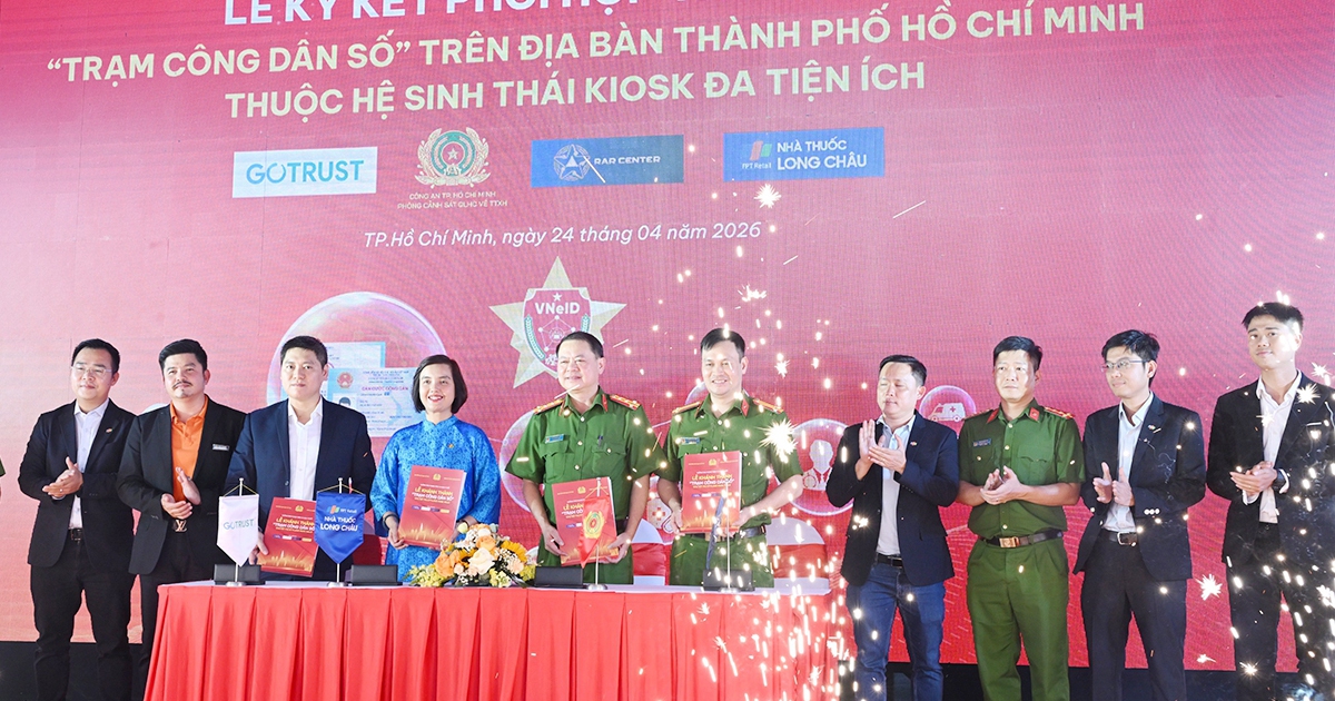 Trạm Công dân số: Đưa dịch vụ công và y tế số đến khu dân cư