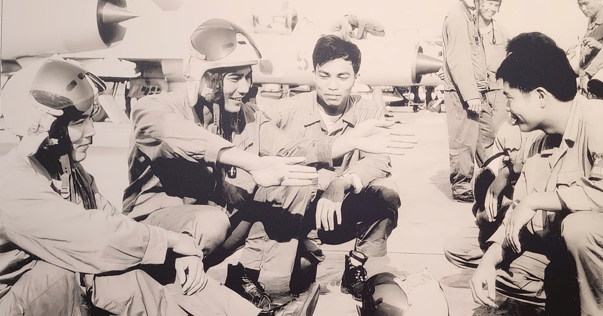 Nhớ 30.4 qua ảnh của nghệ sĩ Lâm Hồng Long, Đoàn Công Tính