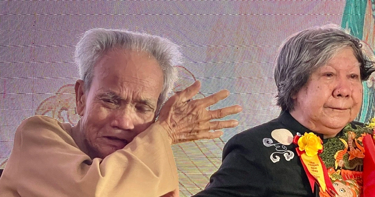 Giáo sư sử học Lê Văn Lan bật khóc trong lễ hội 'Bách thiện hiếu vi tiên'