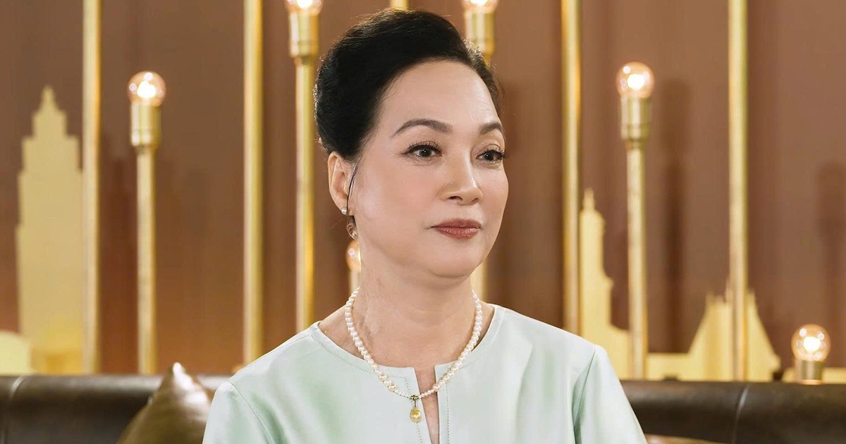 Hôn nhân viên mãn hơn 30 năm, NSND Lê Khanh chưa một lần mặc váy cưới