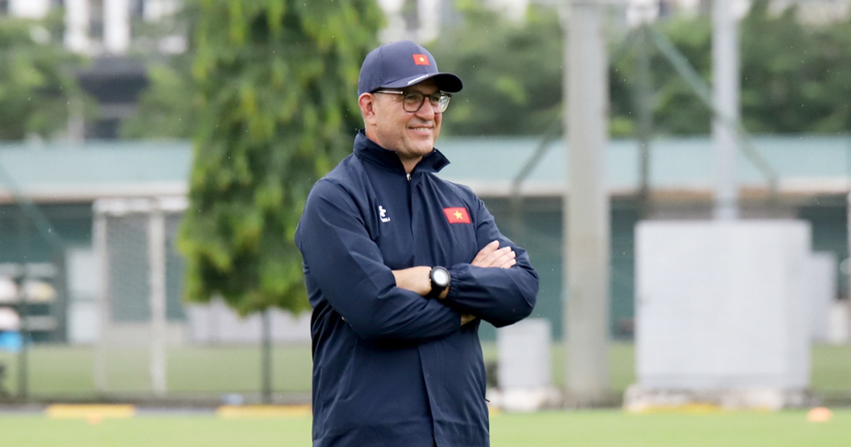 Bóng đá Việt Nam có thêm một 'quái kiệt' nữa: Cristiano Roland!