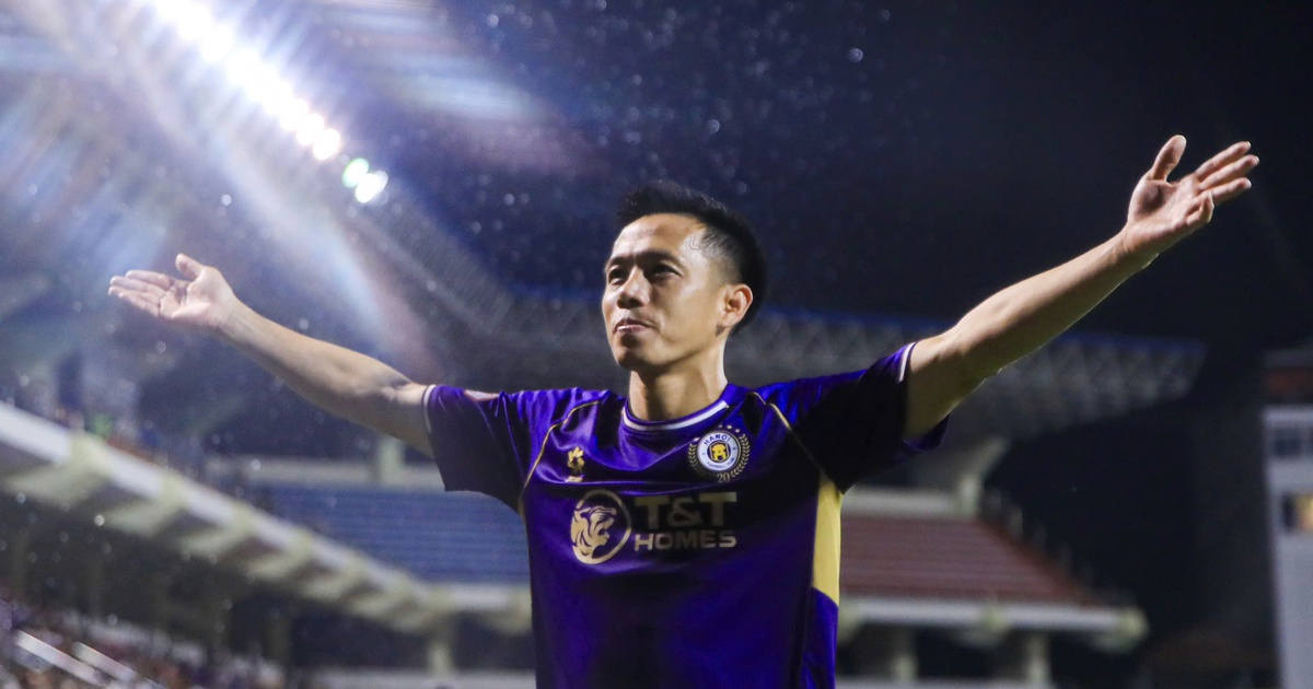 Văn Quyết bất ngờ nói cực sốc: ‘CLB Ninh Bình có 3 Hoàng Đức thì cũng... vậy thôi'