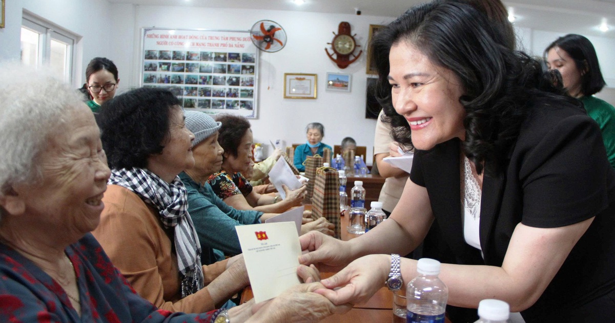 Quà của Tổng Bí thư, Chủ tịch nước Tô Lâm đến với người có công