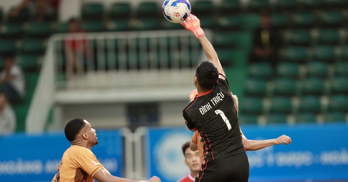 Đình Triệu cùng Trung Kiên hóa… ‘người nhện’, HAGL bị Hải Phòng chia điểm đầy tiếc nuối