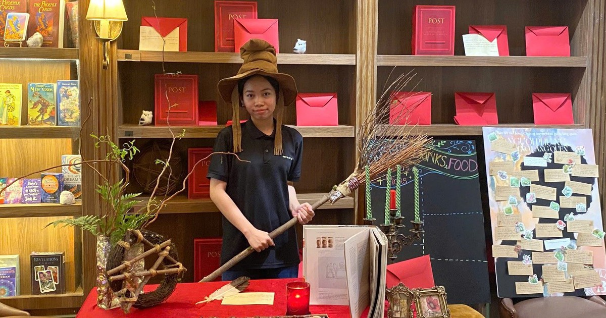 Bạn trẻ rủ nhau lạc vào thế giới phù thủy với quán cà phê 'chuẩn Harry Potter'