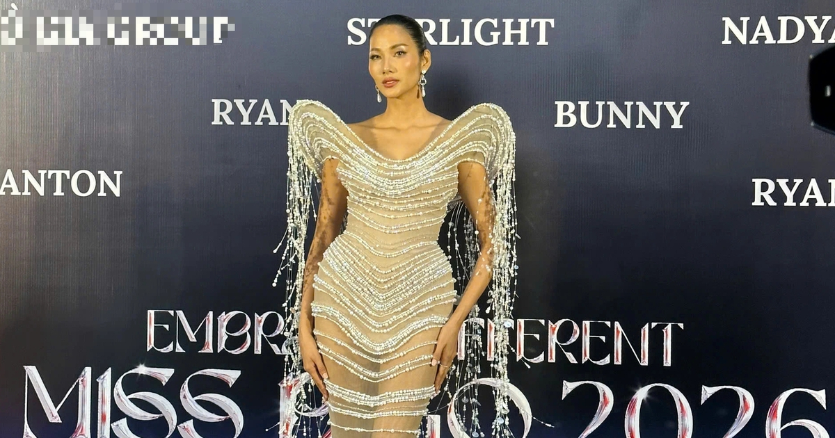 Á hậu Hoàng Thùy: 'Vẻ đẹp khác biệt đến từ nỗ lực không ngừng'