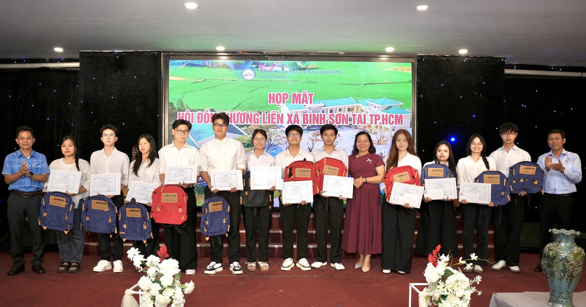 Trao học bổng Nguyễn Thái Bình cho sinh viên nghèo hiếu học tỉnh Quảng Ngãi