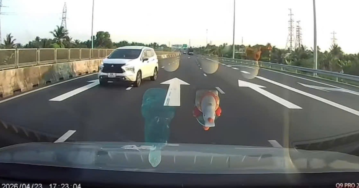 Bị phạt 35 triệu đồng vì chạy xe ngược chiều trên cao tốc