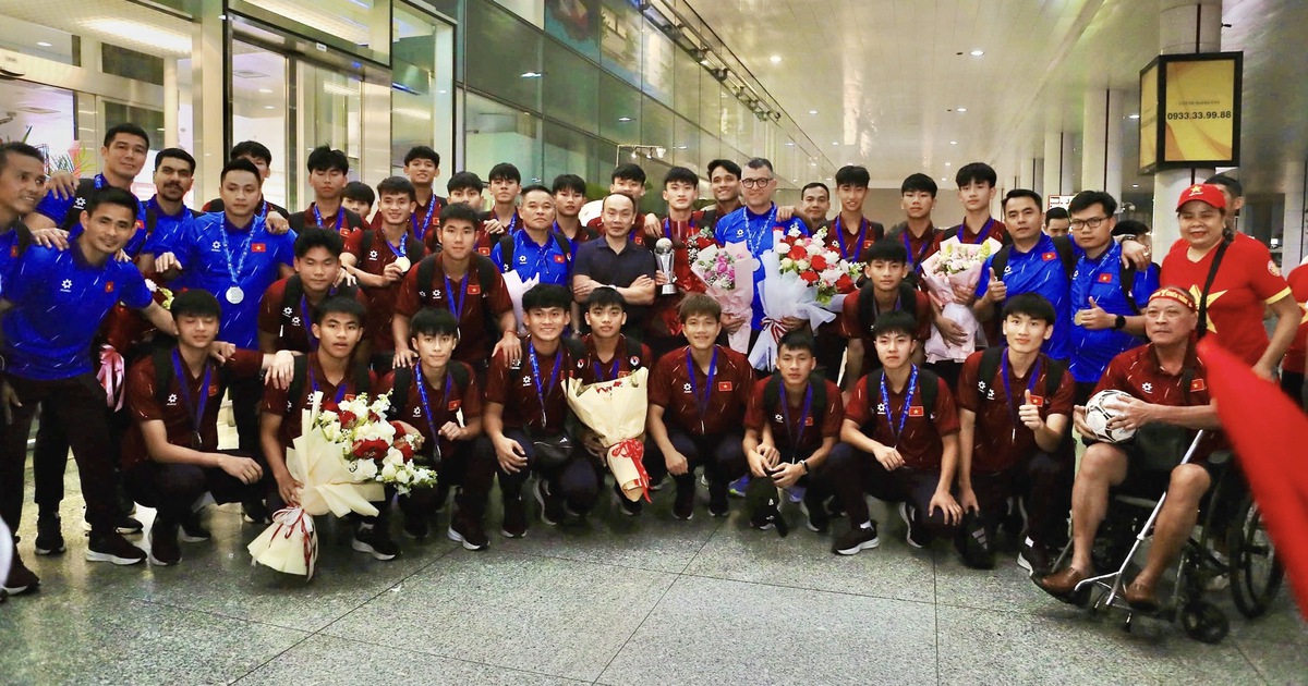 U.17 Việt Nam mang cúp vàng về nước: Không nghỉ ngơi, bắt tay ngay vào chinh phục giải châu Á