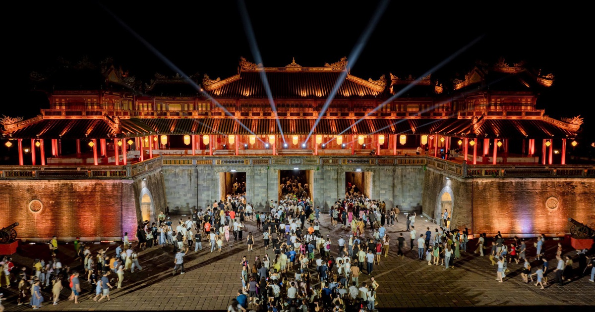 Đại nội Huế mở cửa miễn phí đón du khách chiêm ngưỡng ‘Hoàng cung huyền ảo’