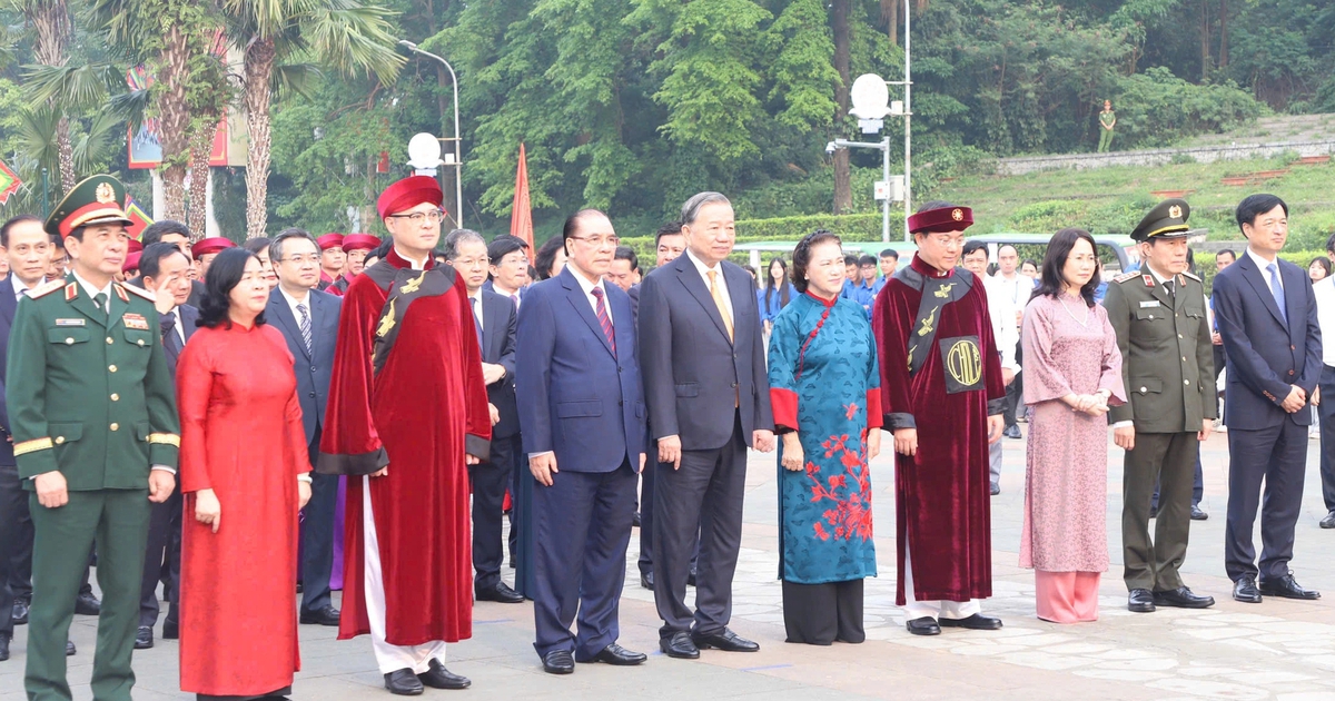 Tổng Bí thư, Chủ tịch nước Tô Lâm dâng hương tưởng nhớ các vua Hùng