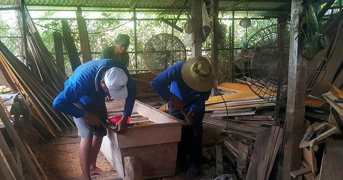 17 năm đóng áo quan miễn phí