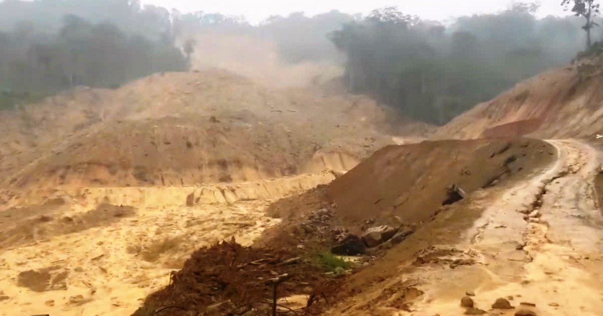 Sạt lở nghiêm trọng ở xã vùng cao Đà Nẵng, người dân được cảnh báo khẩn