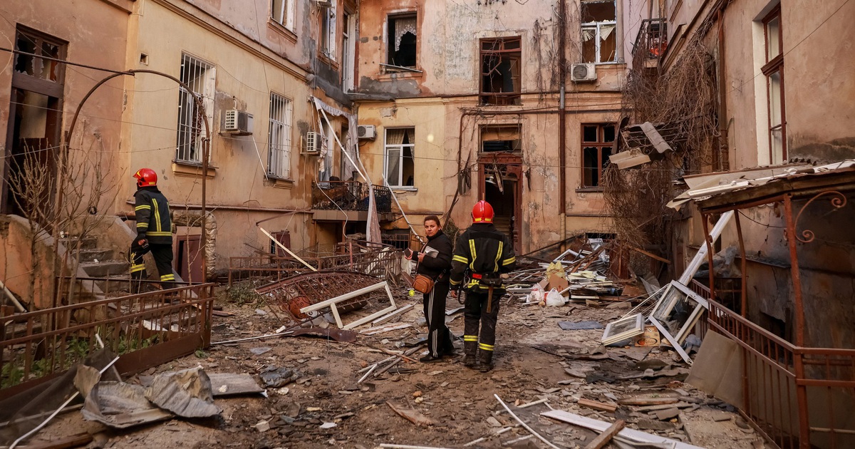 Chiến sự Ukraine ngày 1.524: Nga phóng UAV dồn dập, ông Trump trao đổi với Moscow-Kyiv