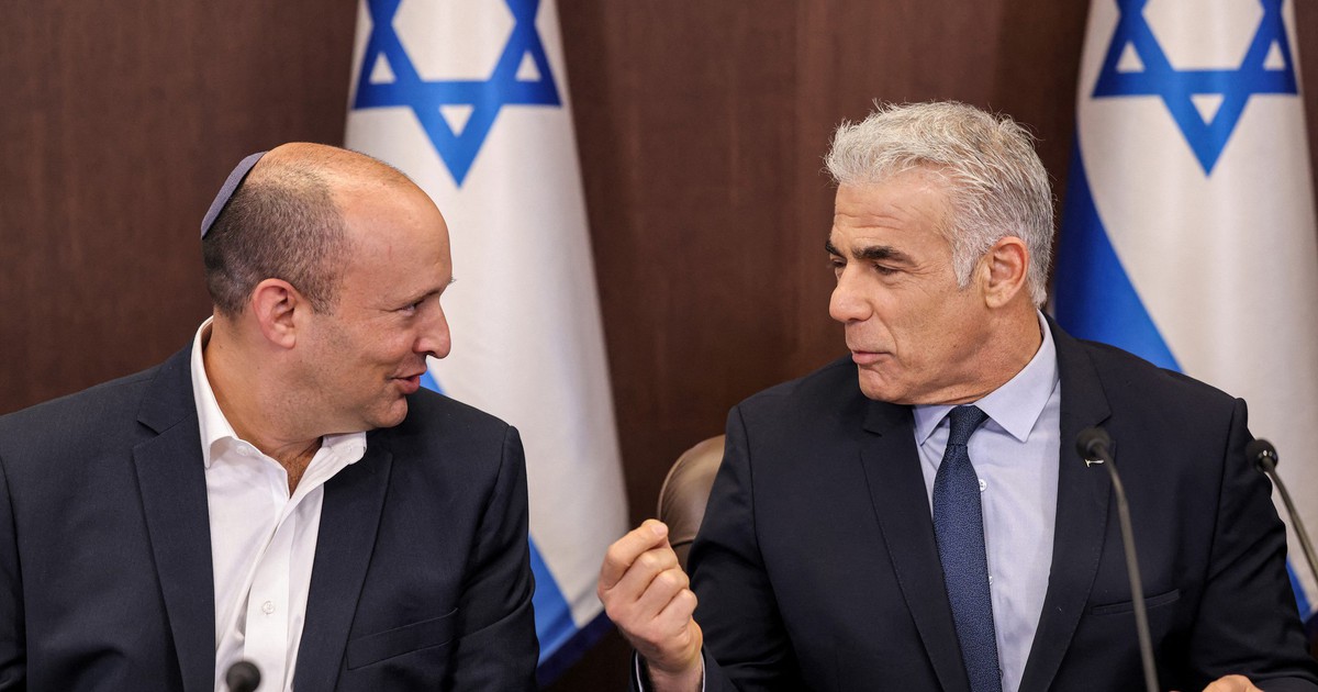 Hai cựu thủ tướng Israel bắt tay thách thức ghế của ông Netanyahu