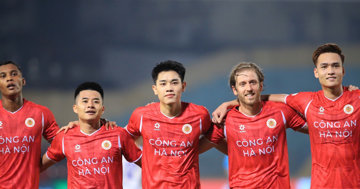 Đình Bắc ghi bàn như… máy, HLV Kim sớm định hình hàng công đội tuyển Việt Nam