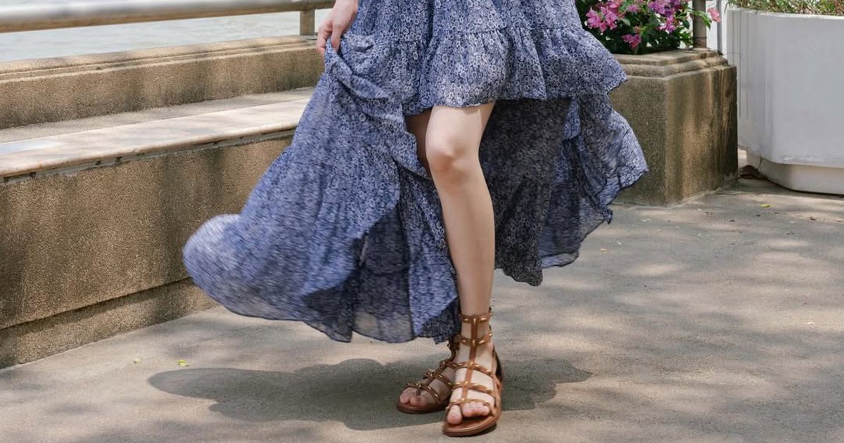 Những đôi xăng đan mùa hè đang được nàng sành điệu săn đón