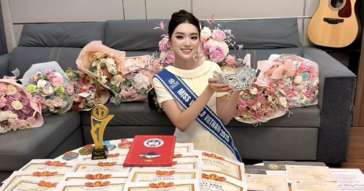 Hoa hậu Phan Phương Oanh có thành tích học tập đáng nể