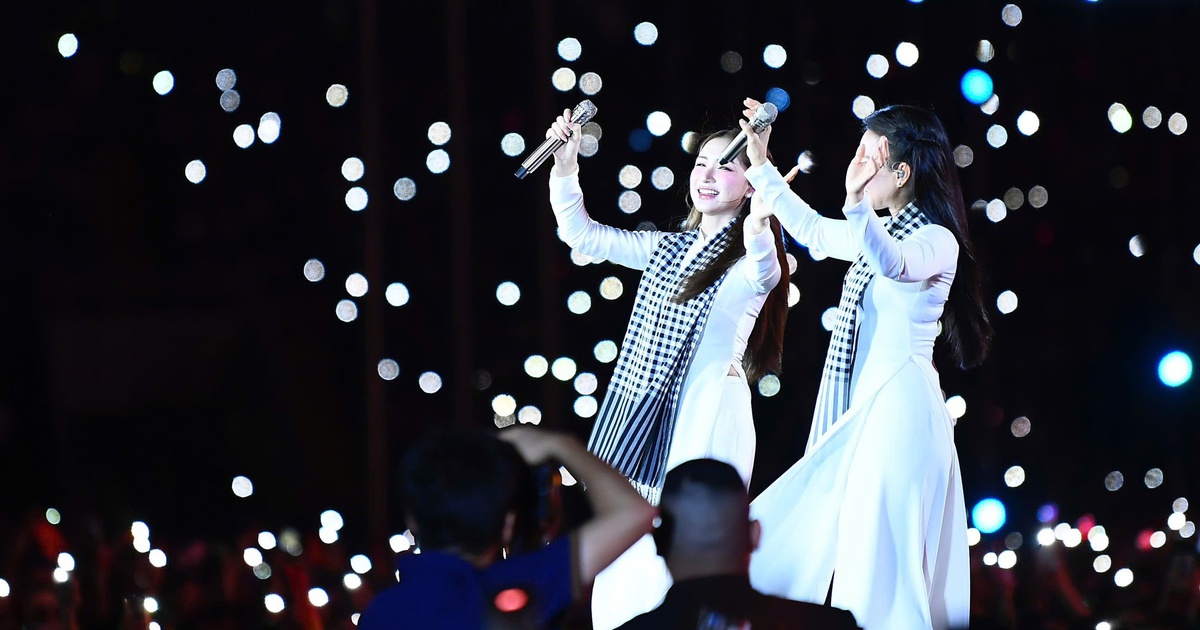 40.000 khán giả hòa nhịp yêu nước cùng ‘Âm vang Tổ quốc’