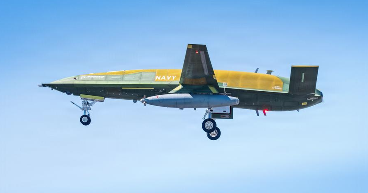 Mỹ thử nghiệm máy bay tiếp dầu không người lái biên chế cho tàu sân bay