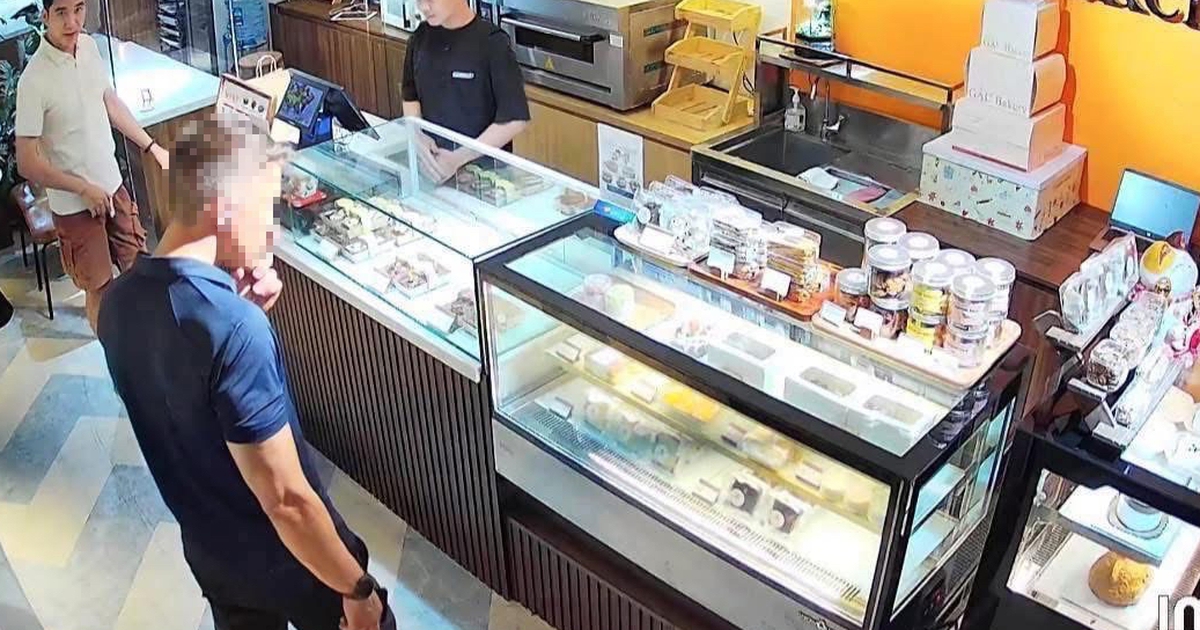 Bán chịu 200.000 đồng cho khách Tây, chủ tiệm bánh ở TP.HCM nhận cái kết bất ngờ
