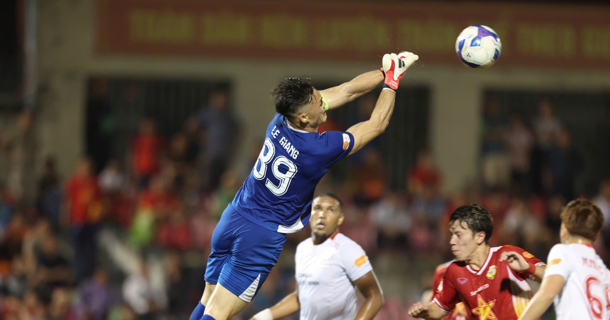 CLB CA TP.HCM khởi sắc đúng lúc để tăng tốc