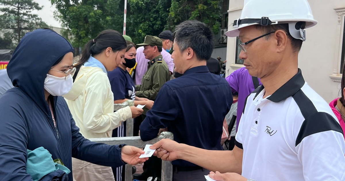 Vụ xếp hàng xuyên đêm mua nhà ở xã hội: Chủ đầu tư thay đổi cách làm việc