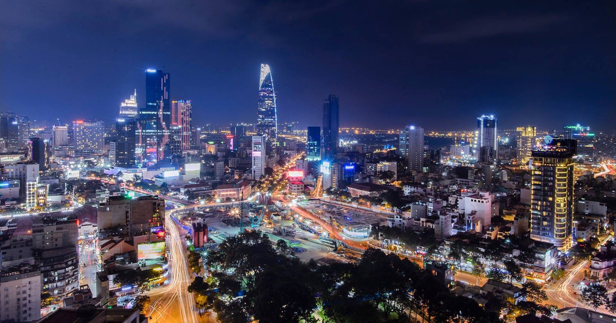 Giữa thành phố rực sáng ánh điện, nhớ về một thời đèn dầu 'chân ái'...