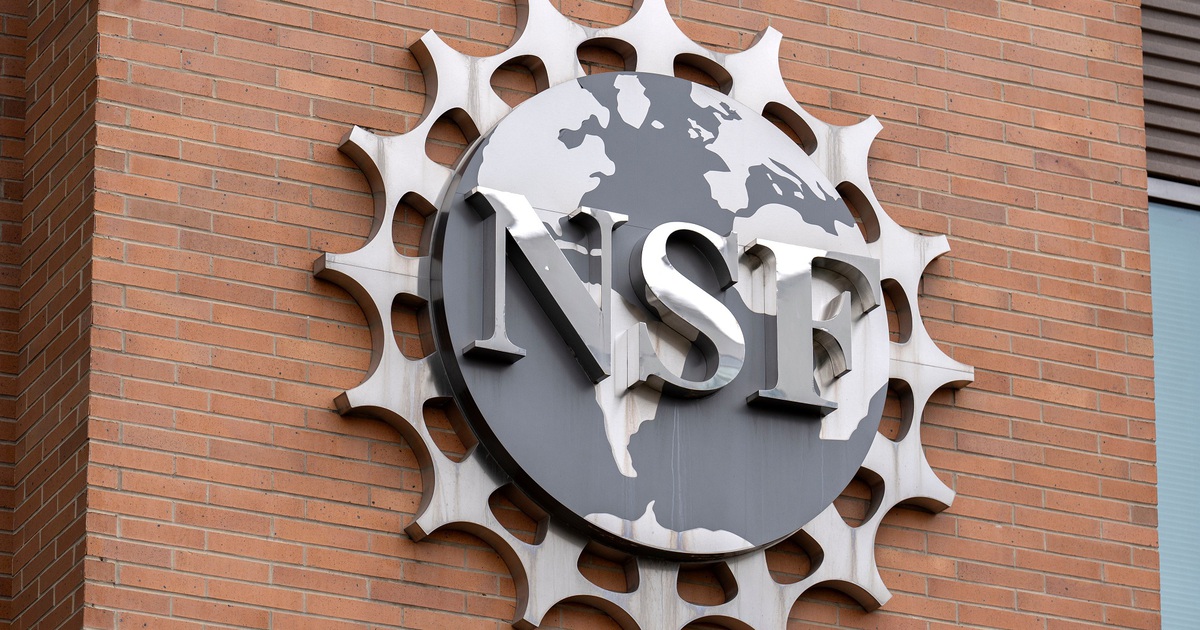 Chính quyền Trump sa thải toàn bộ Hội đồng Khoa học Quốc gia